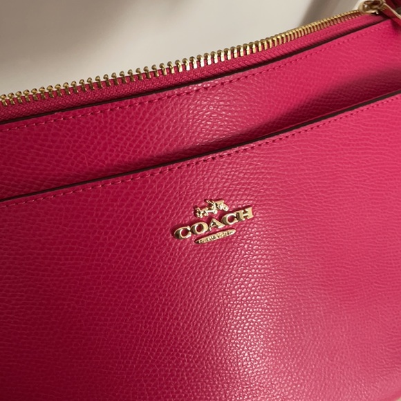 Coach cross body purse, hot pink, brand new - Picture 3 of 3